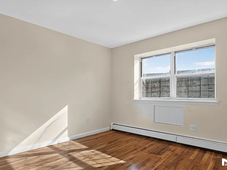 747 Essex St #3 — Photo 29