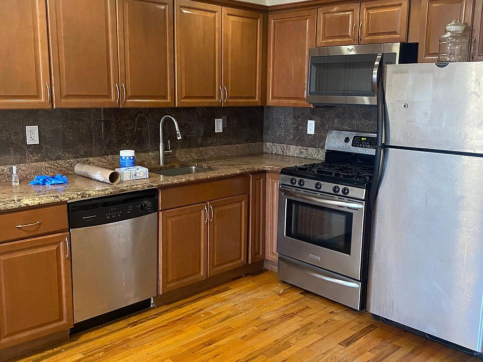 1st image of 2411 Wilson Ave #3