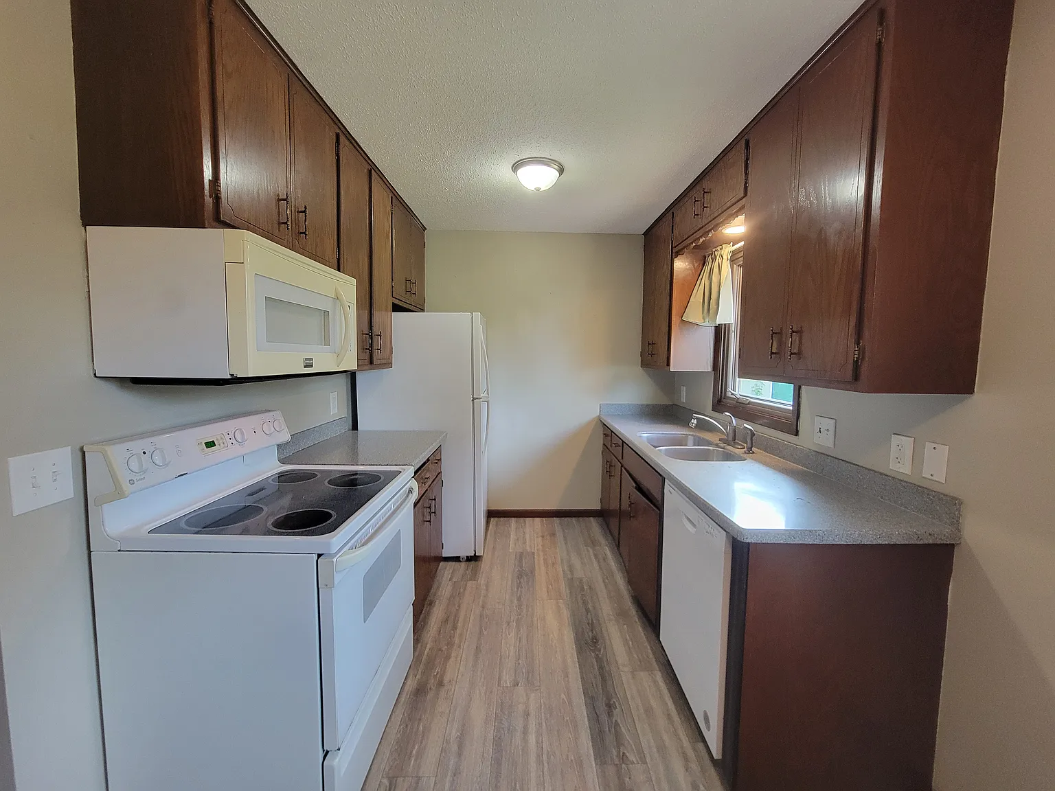 520 Smith St — Photo 1