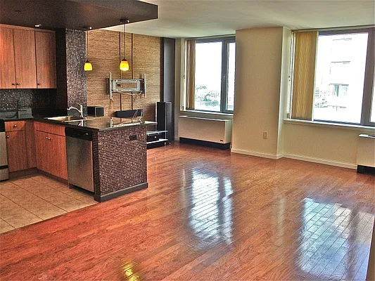 Rented by Sotheby's International Realty | media 22