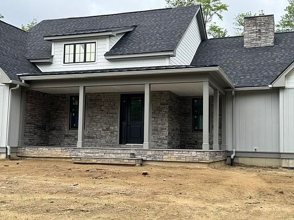 2nd image of 60 Stone Post Road
