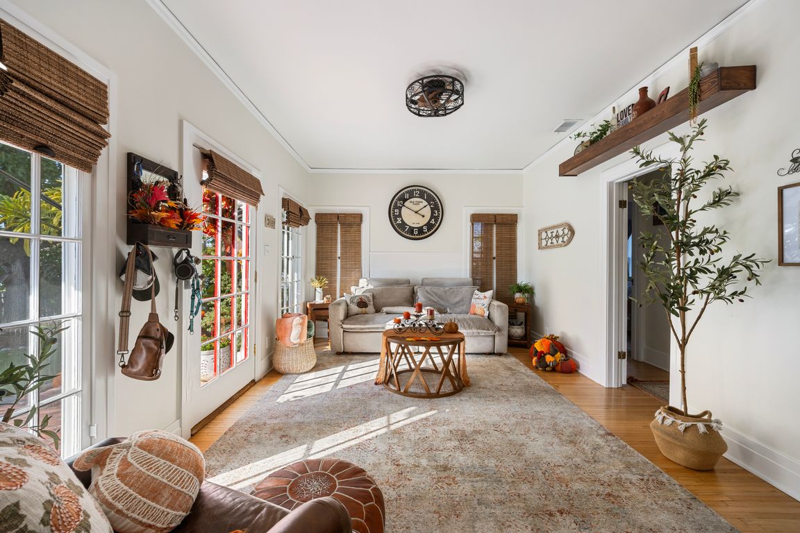 next background image