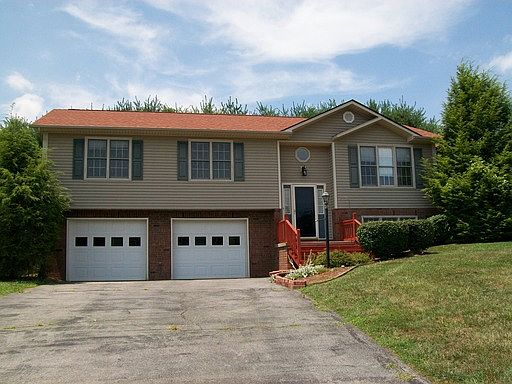 1st image of 403 Brookwood Dr