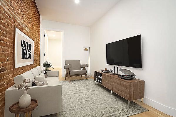 1st image of 425 Amsterdam Ave APT 2S