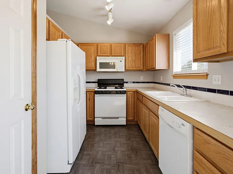 7026 Mount Nimbus St — Photo 8