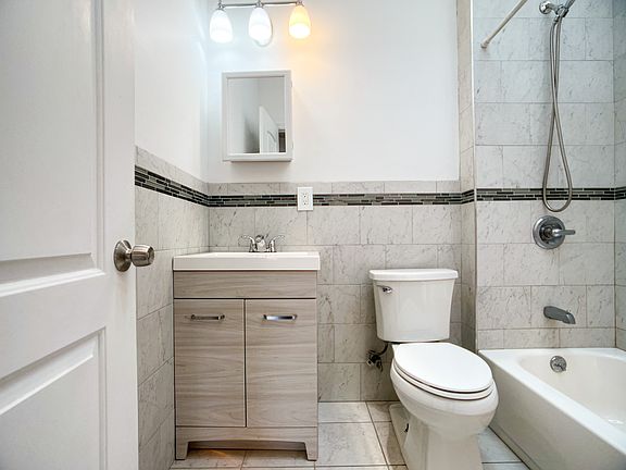 5th image of 552 W 161st St #7