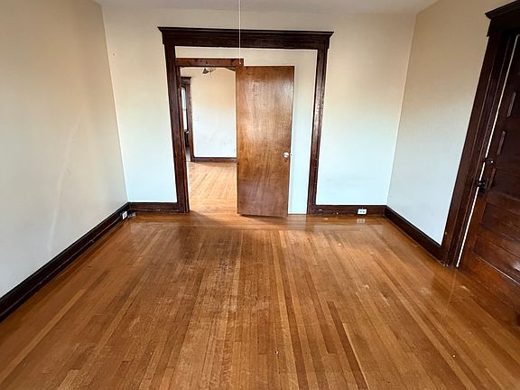 4th image of 346 Norton St #2