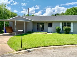 1402 Gilmore St, Taylor, TX 76574