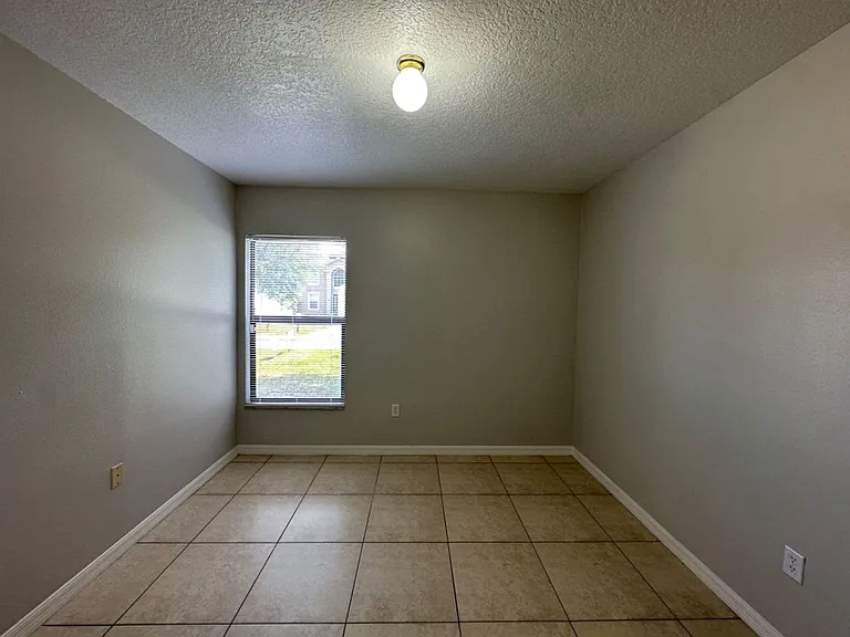 661 N Delmonte Ct — Photo 15