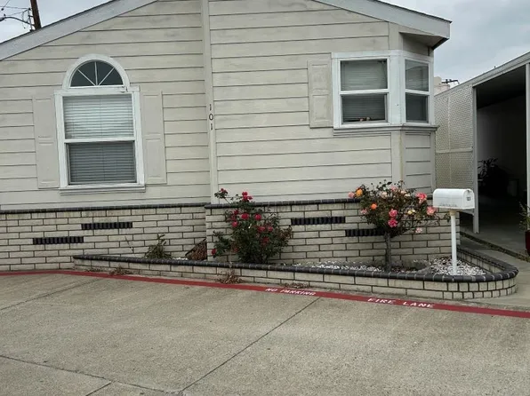 101 E De Anza Ln, Tustin, CA 92780