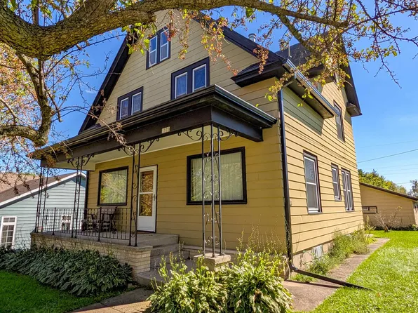 1173 Oak St, Plain, WI 53577