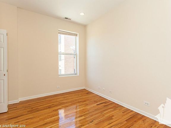 2nd image of 2450 N Southport Ave #428