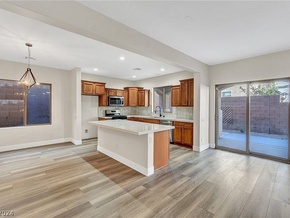 1st image of 10738 La Florentina Ave