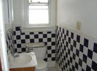 2432 N 28th St, Milwaukee, WI 53210
