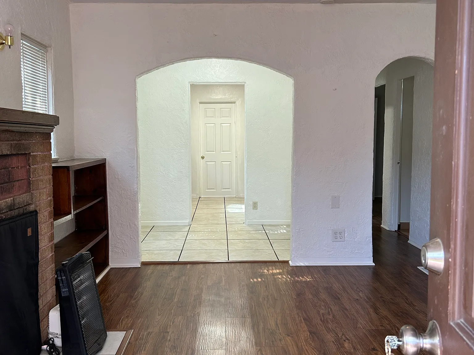 2 bed, 1200 sqft, $2,080 — Photo 2