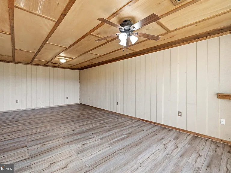 1183 River Bend Ct — Photo 36