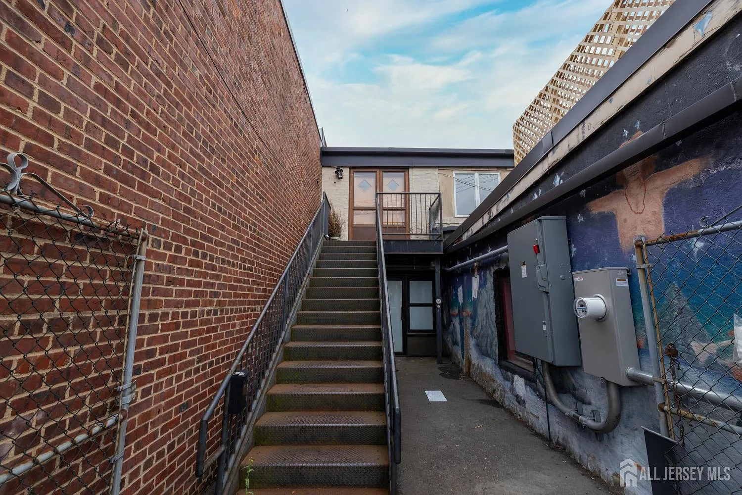 2 bed, 1.0 bath, $2,650 — Photo 2