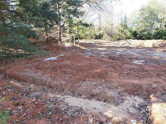 5th image of 14 Darby Hill Ln