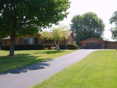 1370 Holiday Dr, Sandwich, IL, 60548