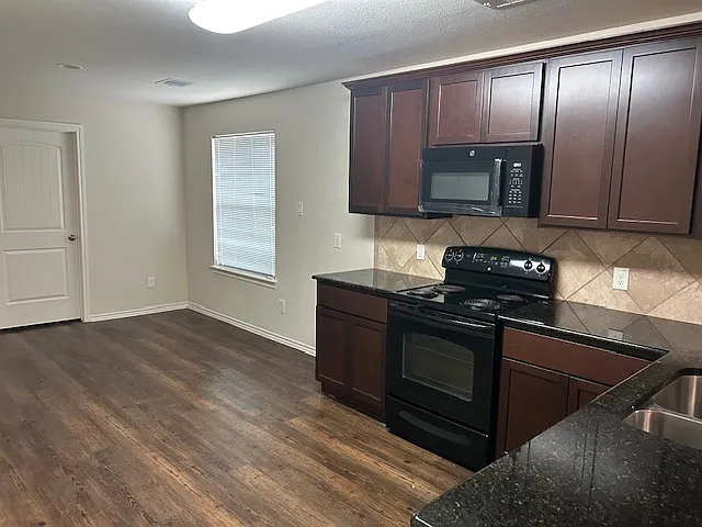 2806 Morgensen Dr — Photo 5