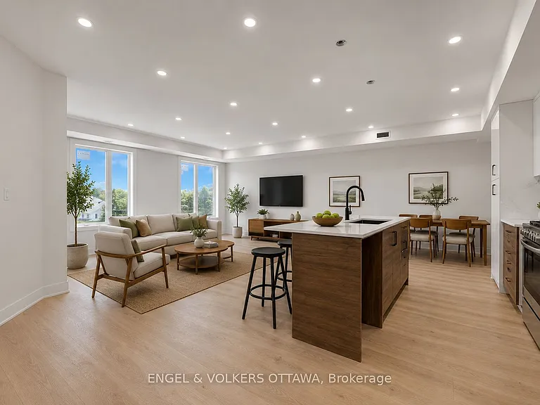 655 Donat St #9 — Photo 1