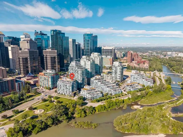118 NE Waterfront Ct SW #901, Calgary, AB T2P 1K8
