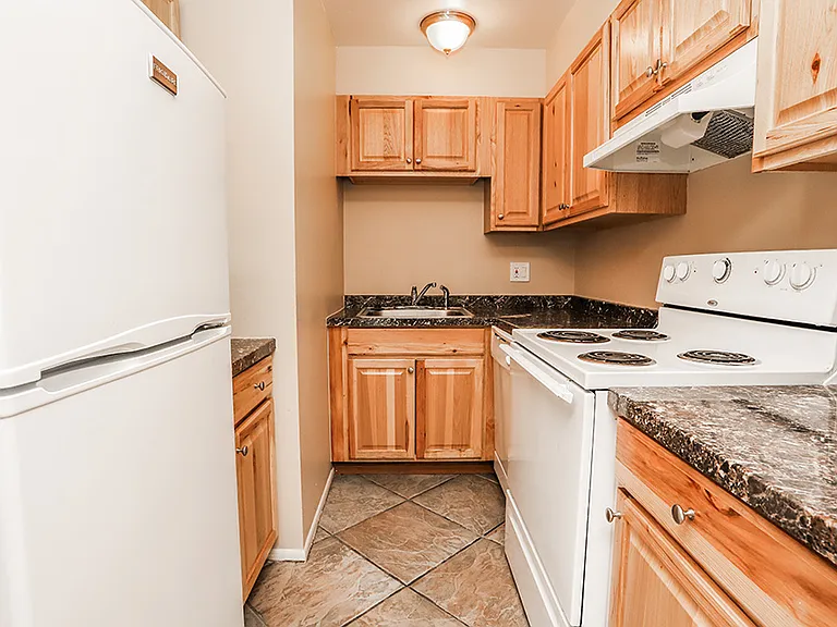 Country Club Gardens — Photo 59