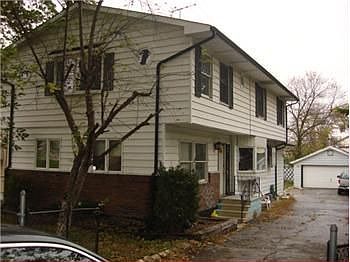 3rd image of 3007 Commercial Ave