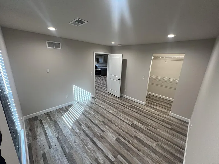 230 New Oak Dr #1 — Photo 2