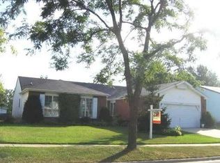 1574 Cardinal Ct, Lindenhurst, IL 60046