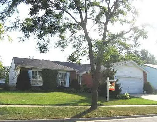 1574 Cardinal Ct photo 1