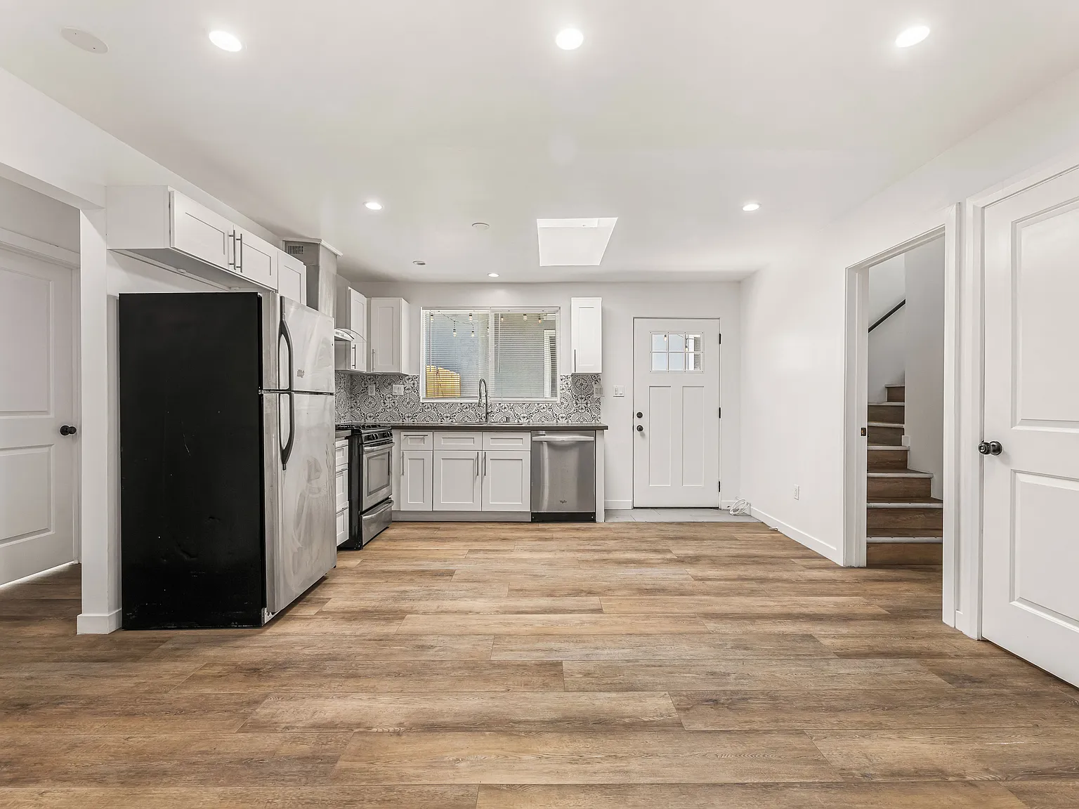 6731 Amigo Ave — Photo 4