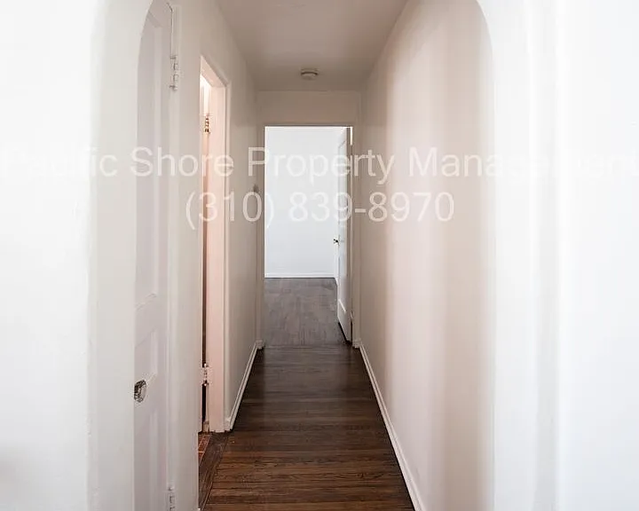 559 Alexandria Apartments — Photo 9