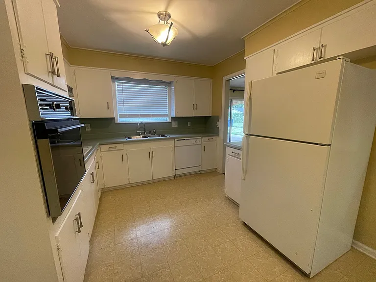 346 Wayne Dr — Photo 4
