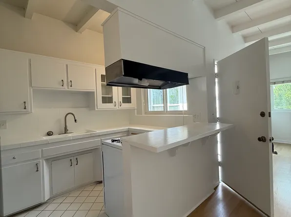 TolucaLani, 4401 W Verdugo Ave #5332fea25, Burbank, CA 91505