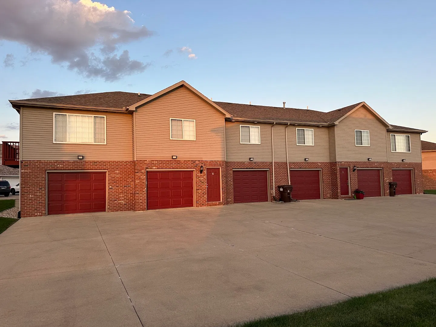2 bed, 1200 sqft, $1,700 — Photo 2