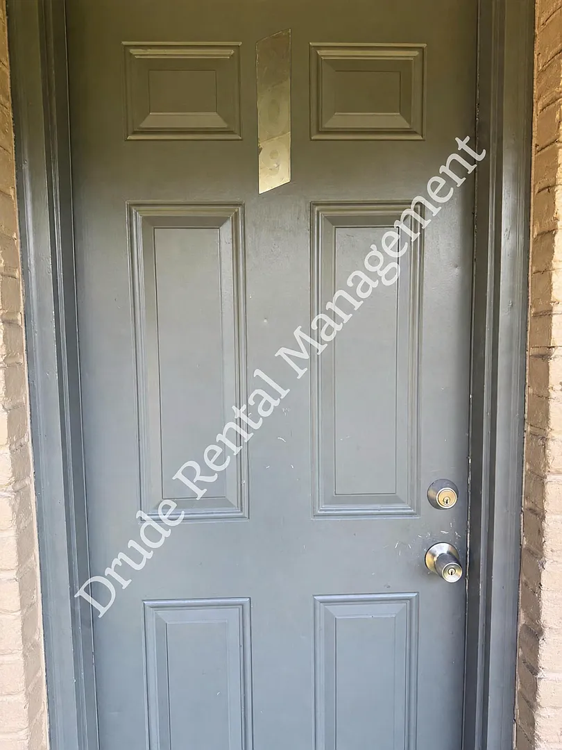 312 N. Chestnut St. — Photo 4
