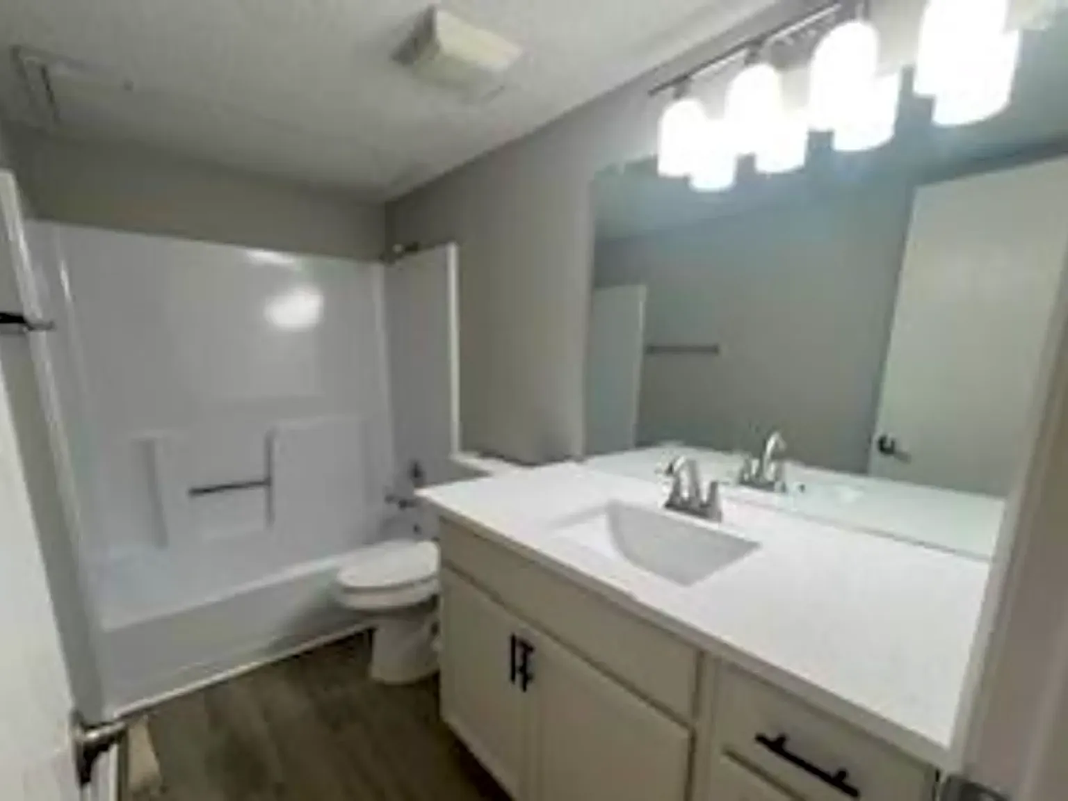 2 bed, 1.5 bath, 900 sqft, $1,250 — Photo 4
