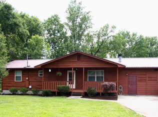 405 Circle Dr SE, Pigeon Forge, TN 37863