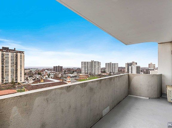 2nd image of 1600 Center Ave APT 15A