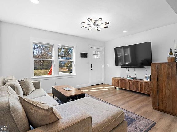 5th image of 2006 McAfee Pl