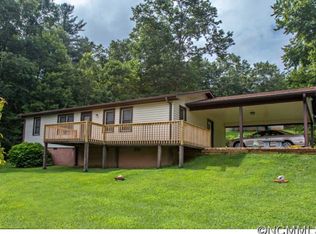 1 Ella Ln, Horse Shoe, NC 28742