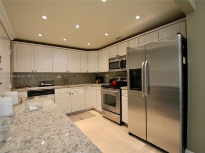 5555 Collins Ave APT 7Y, Miami Beach, FL, 33140
