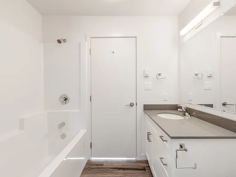 1300 Yates St — Photo 33