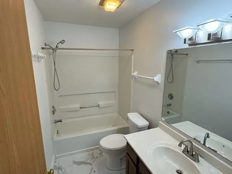 1133 King Ave — Photo 6