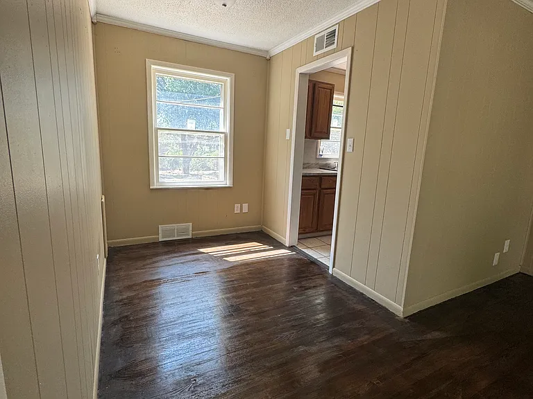 626 S Barlow St — Photo 15