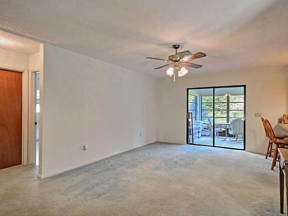 5th image of 2821 NE Yorkshire Ln