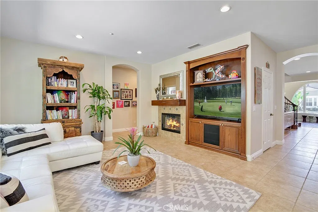 5 bed, 2888 sqft, $7,000 — Photo 4
