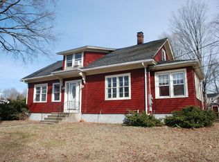 2 Bishop Ave, Seekonk, MA 02771