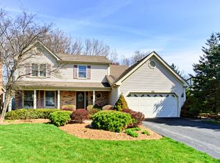 601 Hunters Way, Fox River Grove, IL 60021